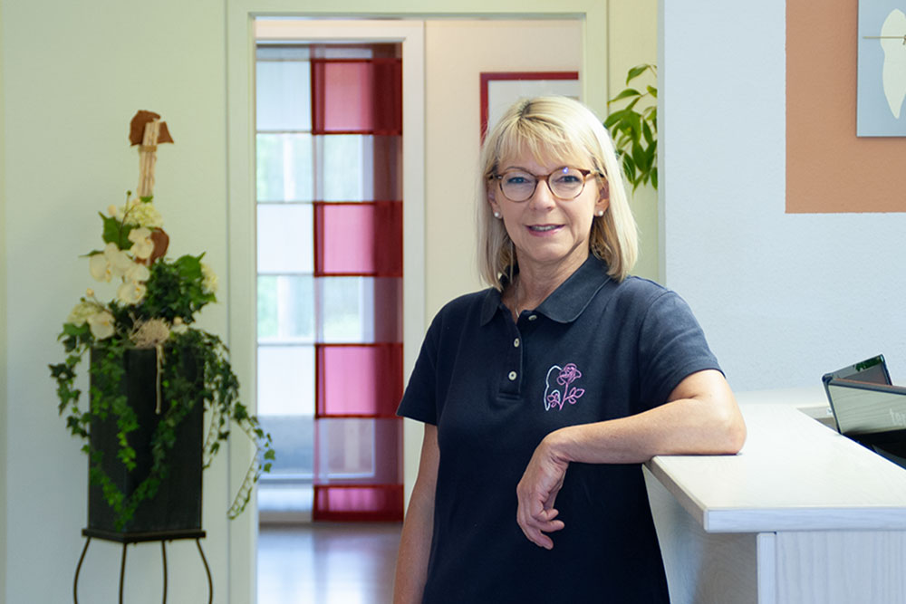 Zahnärztin Borgentreich - Dr. Sauer - Team - Portraitbild von Frau Dierkes-Weber